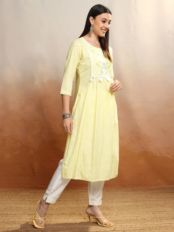Vishudh Women Green Embroidered Kurta With Trousers And Dupatta