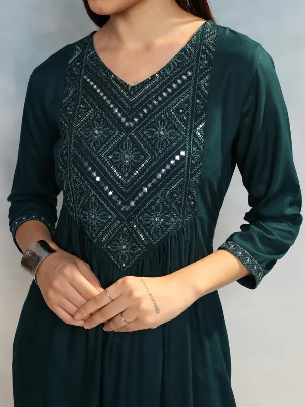 Vishudh Women Teal Embroidered A-Line Kurta