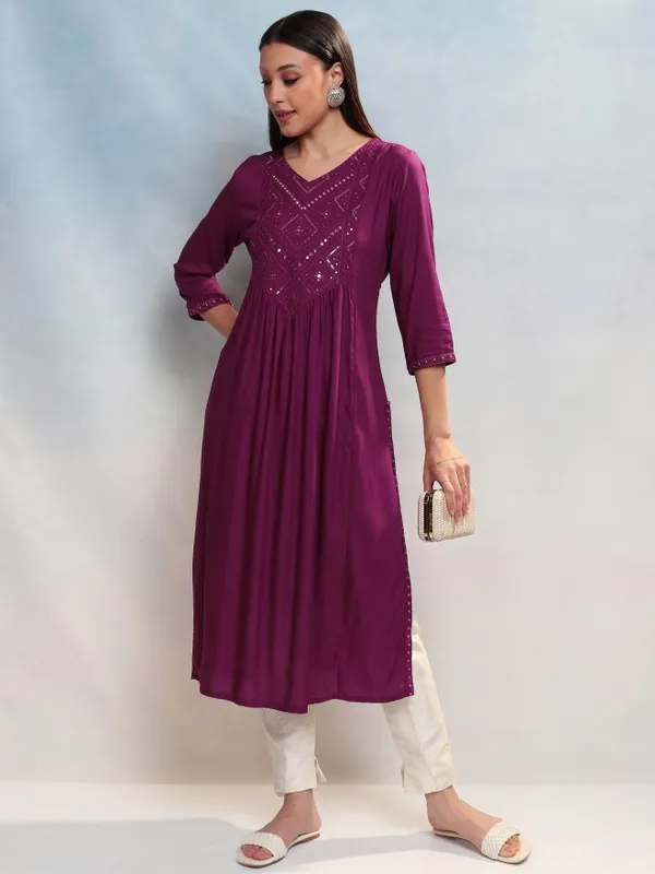 Vishudh Women Magenta Embroidered A-Line Kurta
