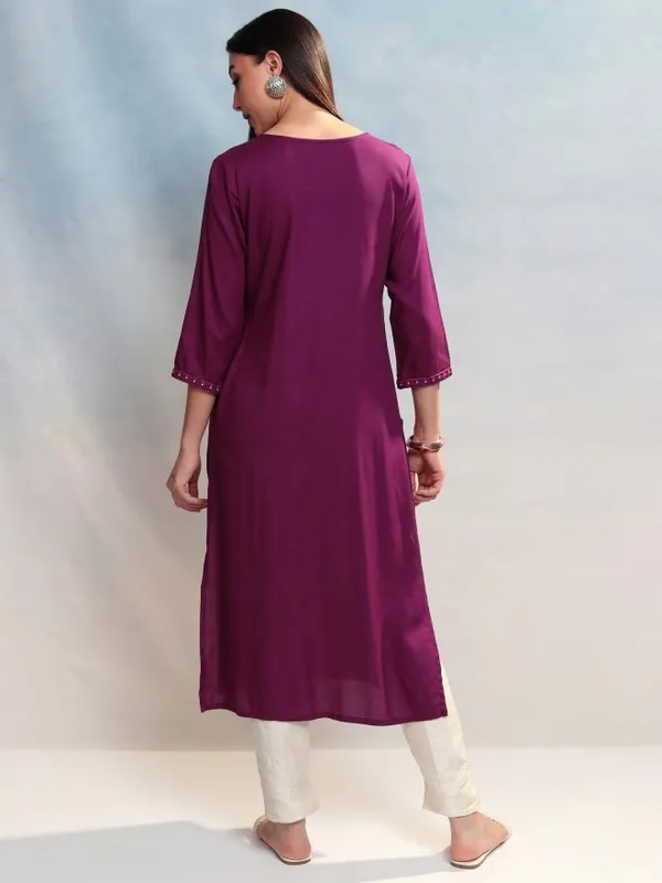 Vishudh Women Magenta Embroidered A-Line Kurta