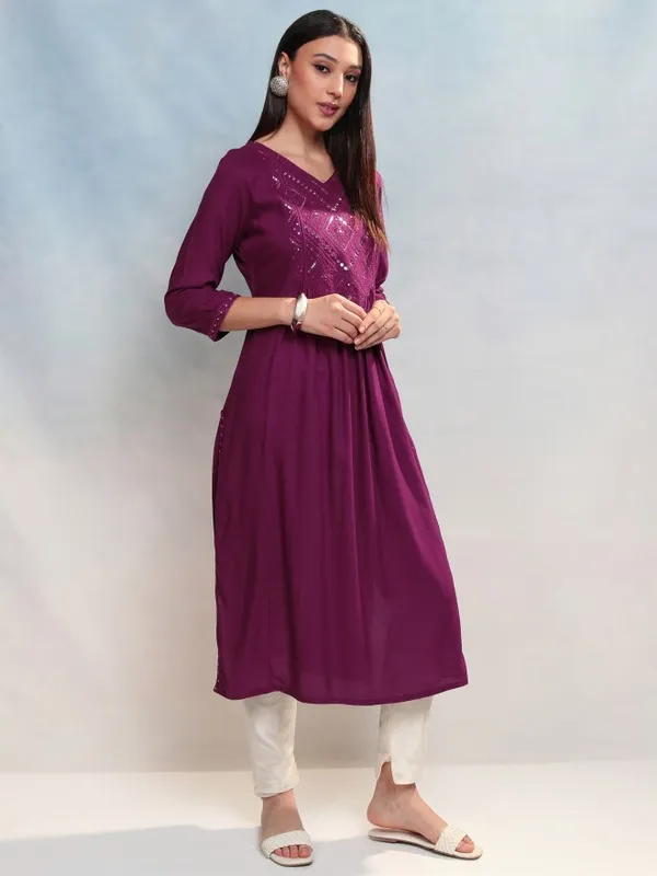 Vishudh Women Magenta Embroidered A-Line Kurta