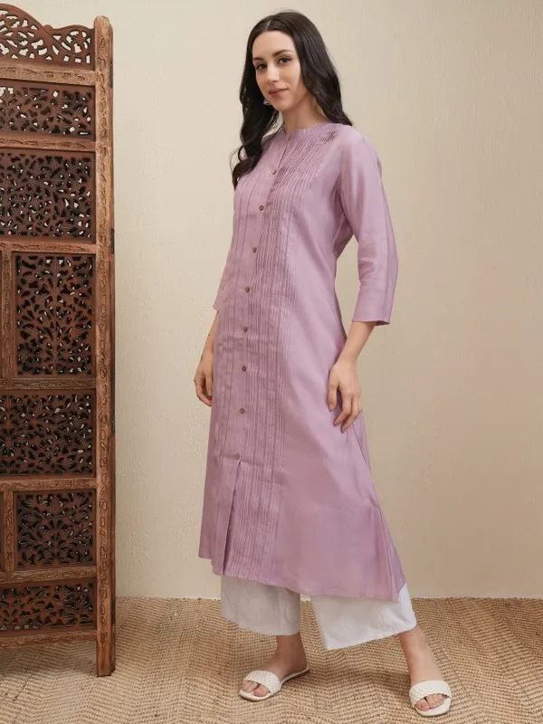 Vishudh Women Purple Embroidered Straight Dress