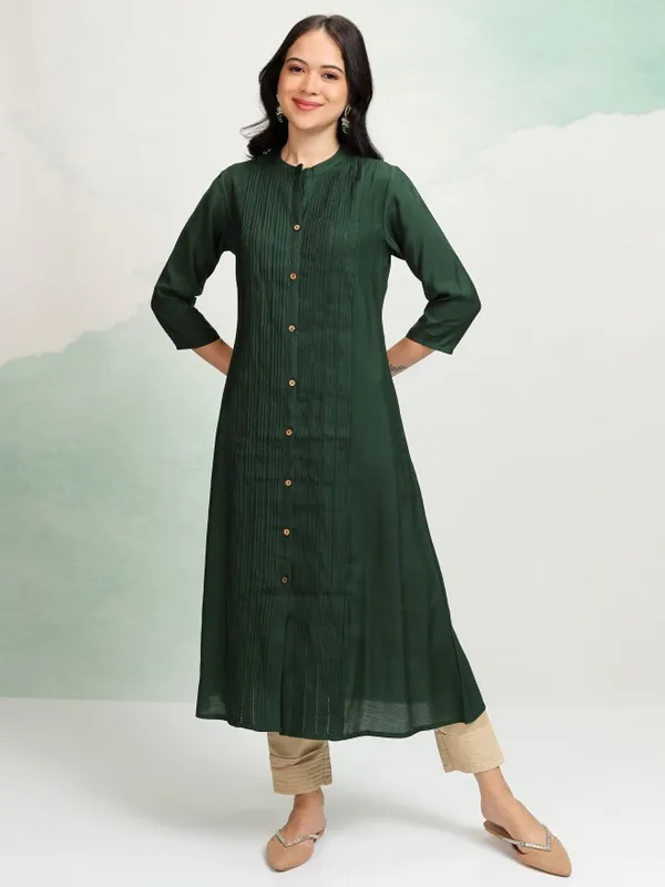 Vishudh Women Green A-Line Embroidered Kurta