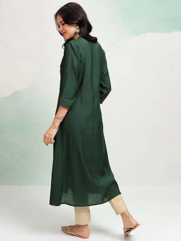 Vishudh Women Green A-Line Embroidered Kurta