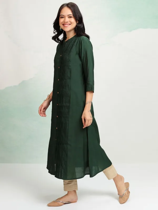 Vishudh Women Green A-Line Embroidered Kurta
