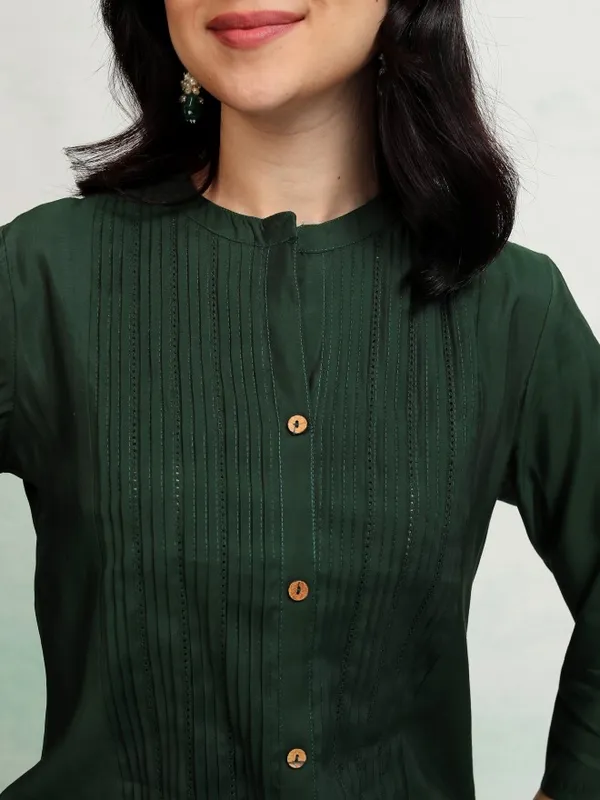 Vishudh Women Green A-Line Embroidered Kurta
