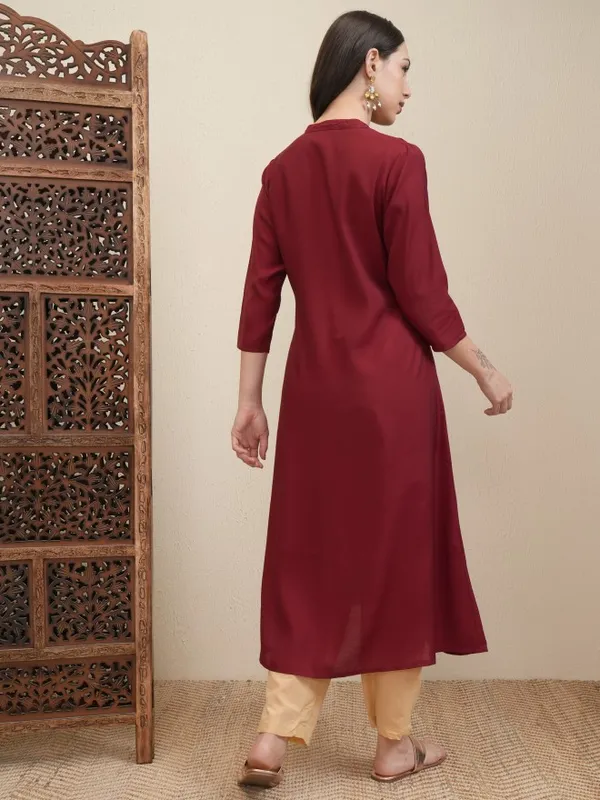 Vishudh Women Maroon Striped Straight Dress
