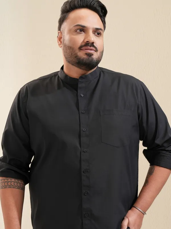 Xtra Ordinary By Highlander Men Black Solid Regular Fit Casual Shirt