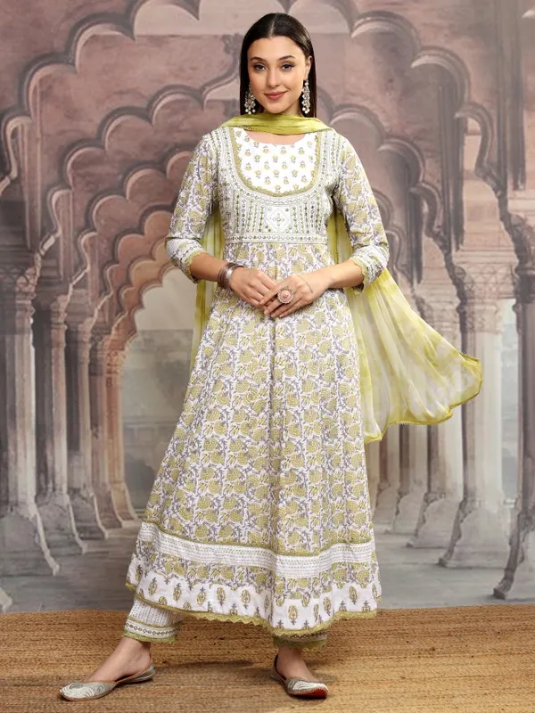 Vishudh Women Green Embroidered Kurta With Trouser And Dupatta