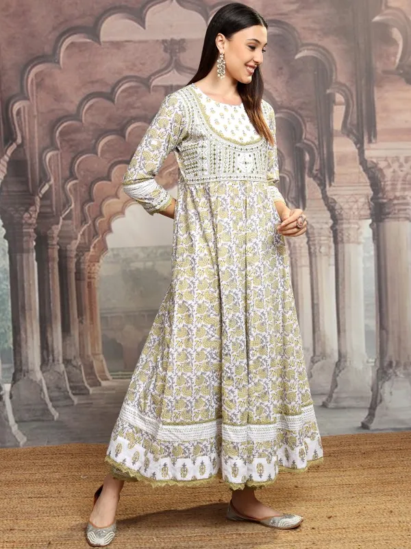 Vishudh Women Green Embroidered Kurta With Trouser And Dupatta