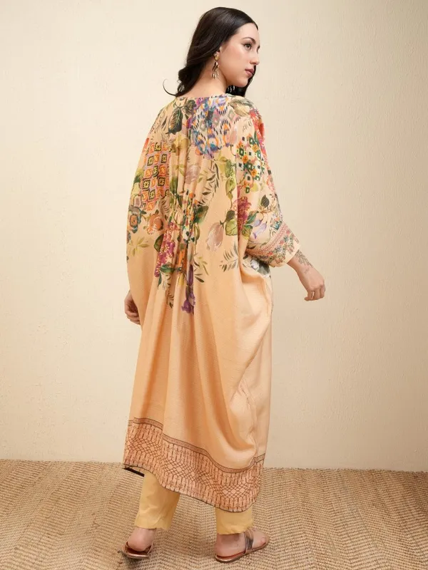 Vishudh Women Cream Printed Kurta With Trouser
