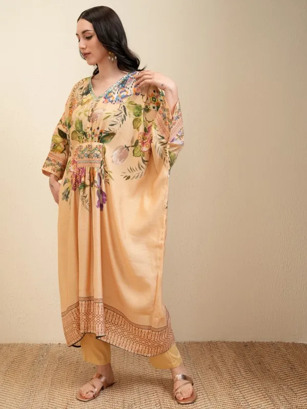 Vishudh Women Cream Printed Kurta With Trouser