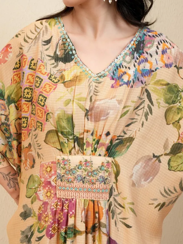 Vishudh Women Cream Printed Kurta With Trouser