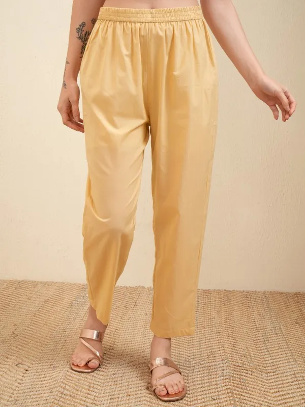 Vishudh Women Cream Printed Kurta With Trouser