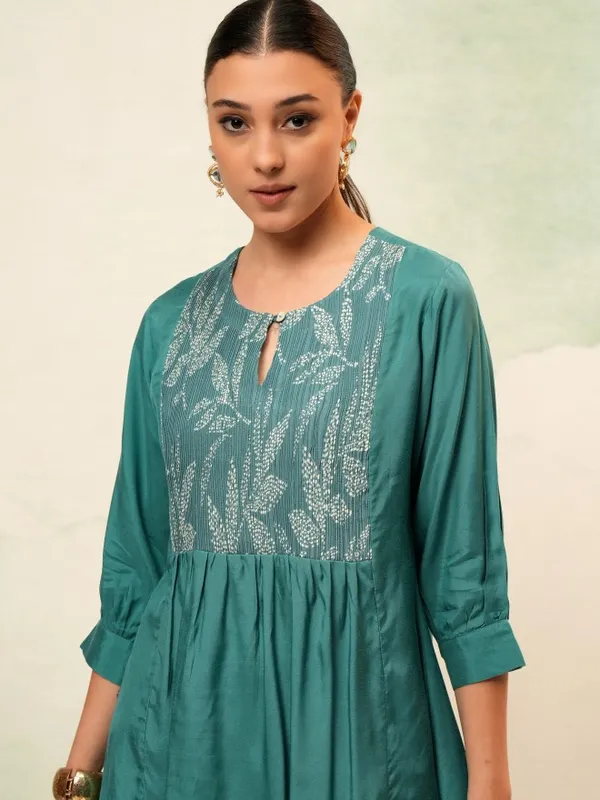 Vishudh Women Green Self Design Top