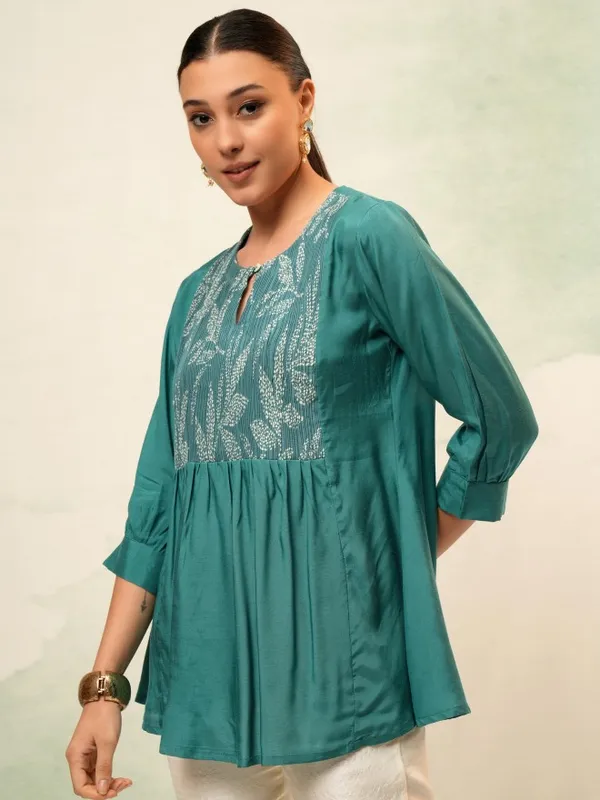Vishudh Women Green Self Design Top