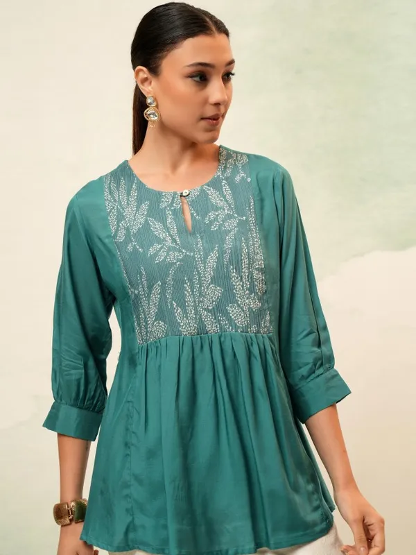 Vishudh Women Green Self Design Top