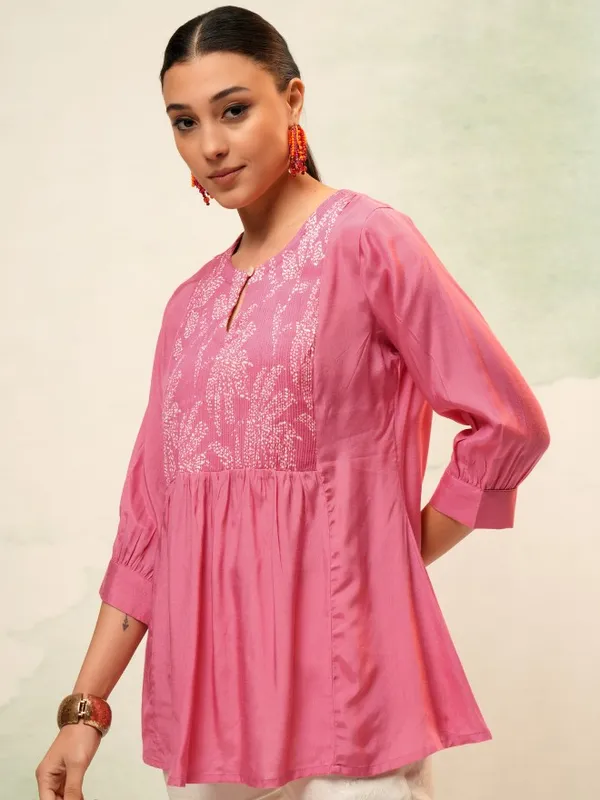 Vishudh Women Pink Self Design Top