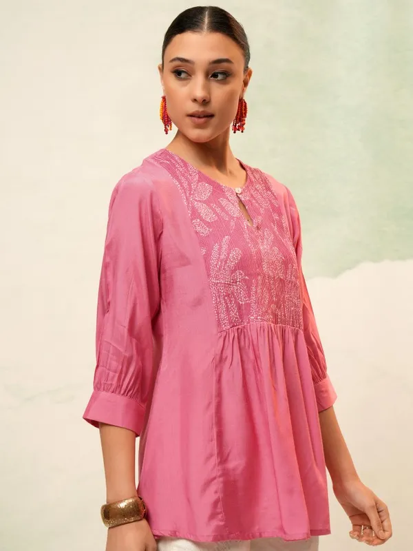 Vishudh Women Pink Self Design Top