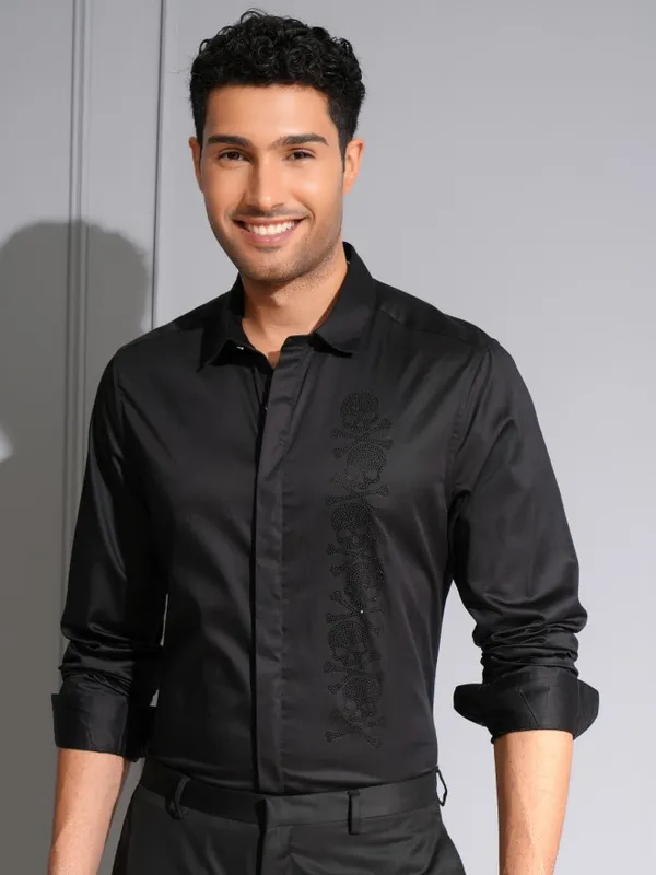 Highlander Men Black Embellished Slim Fit Casual Shirt