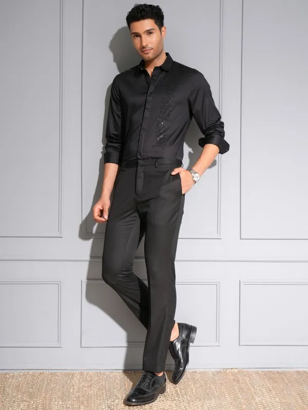 Highlander Men Black Embellished Slim Fit Casual Shirt