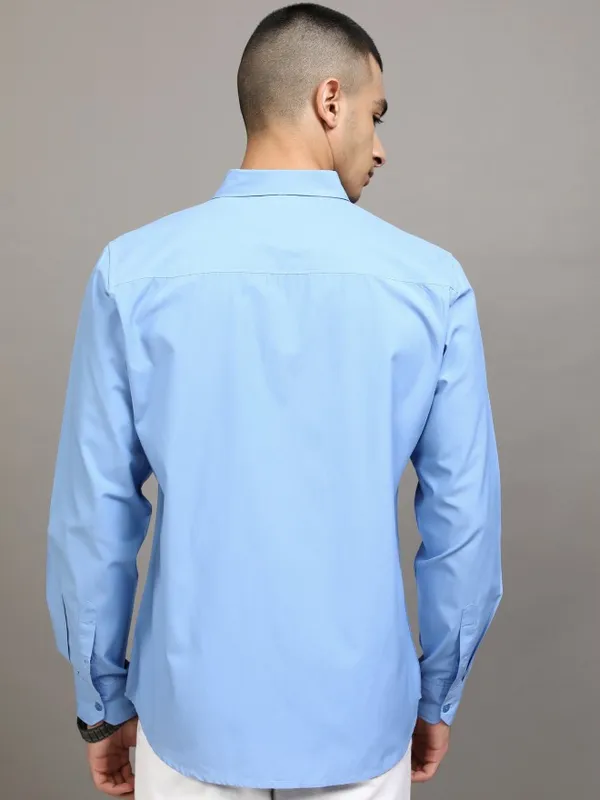Highlander Men Blue Solid Slim Fit Casual Shirt