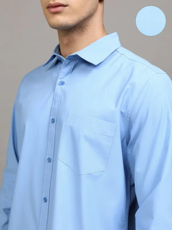 Highlander Men Blue Solid Slim Fit Casual Shirt