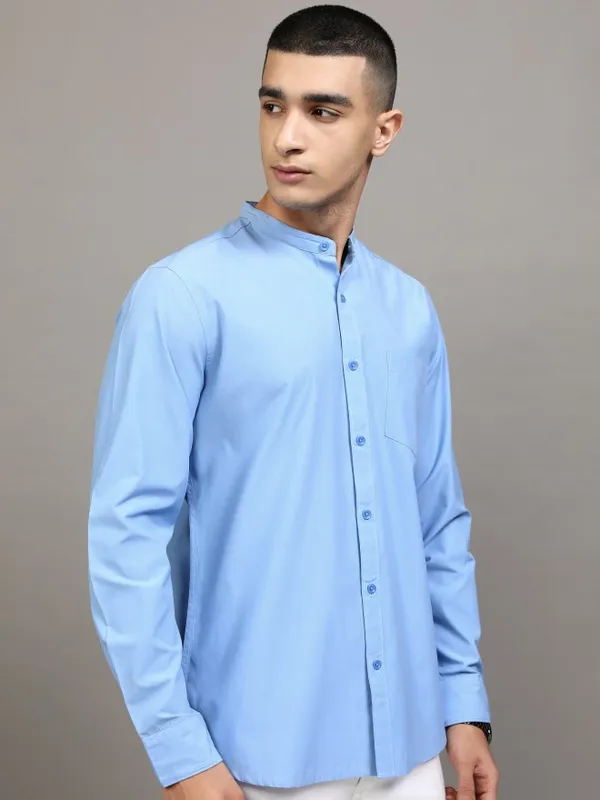 Highlander Men Blue Solid Slim Fit Casual Shirt