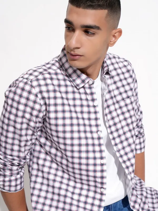 Highlander Men White Checked Slim Fit Casual Shirt