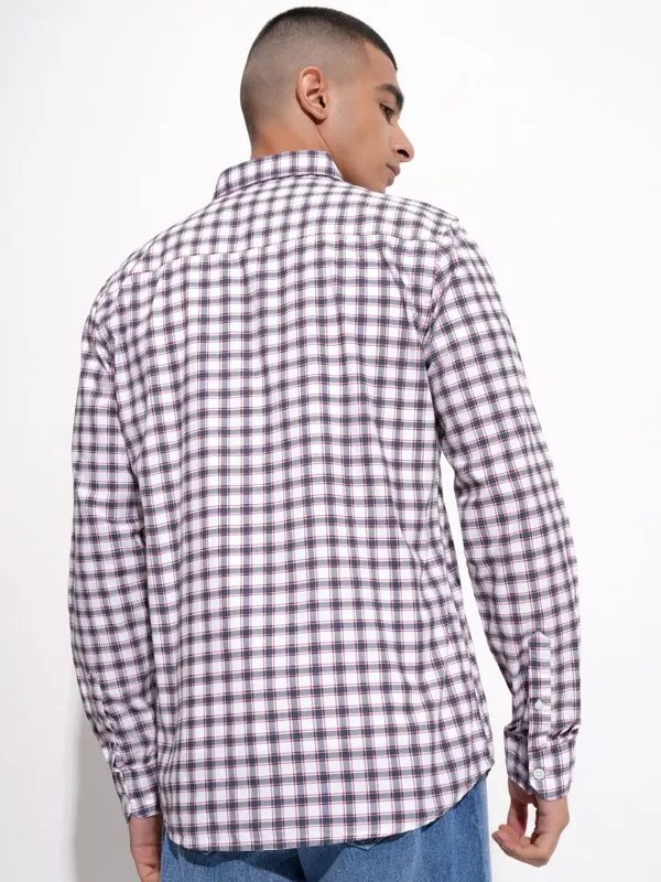 Highlander Men White Checked Slim Fit Casual Shirt