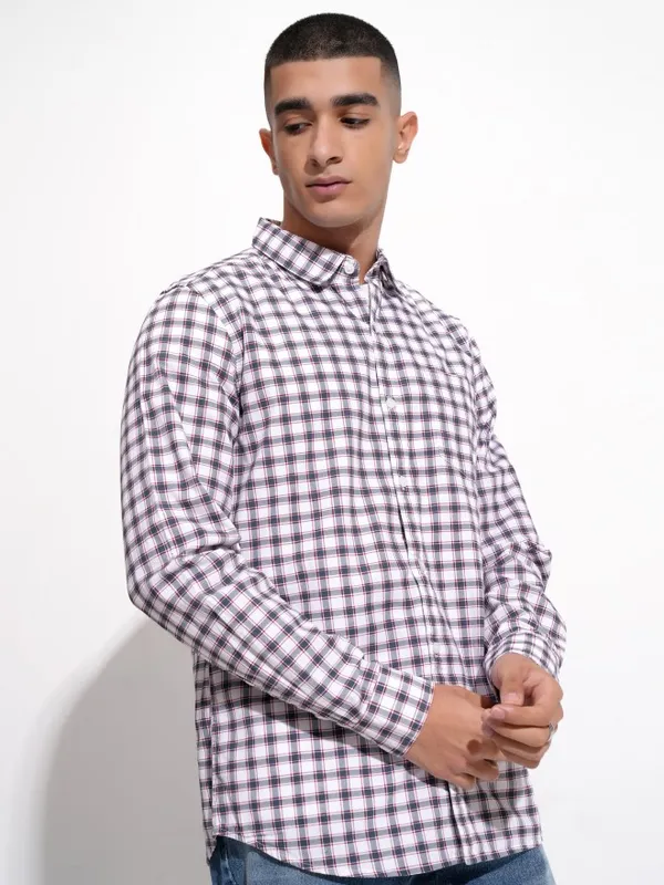 Highlander Men White Checked Slim Fit Casual Shirt