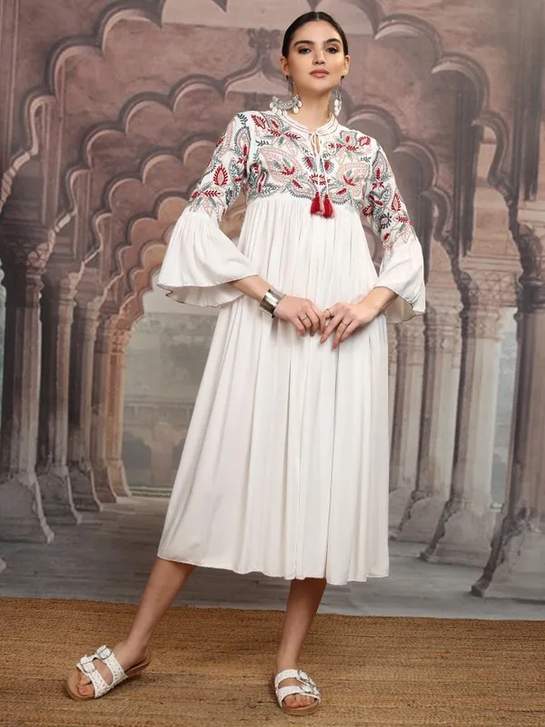 Vishudh Women White Embroidered Maxi Dress