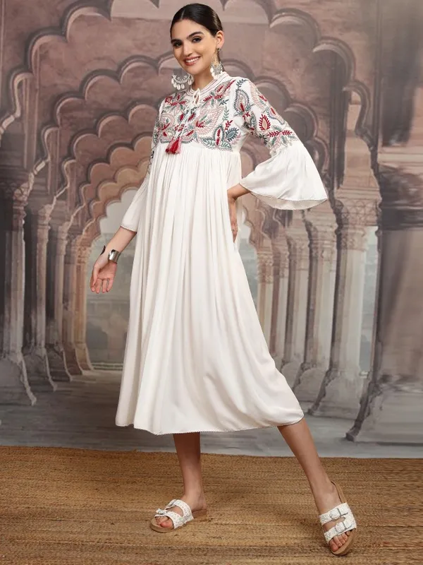 Vishudh Women White Embroidered Maxi Dress