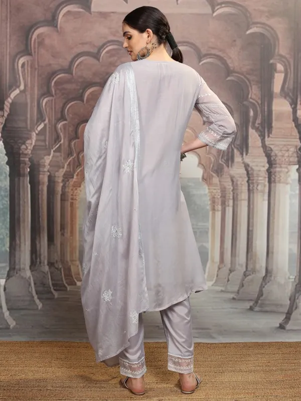 Vishudh Women Purple Embroidered Kurta With Trouser And Dupatta