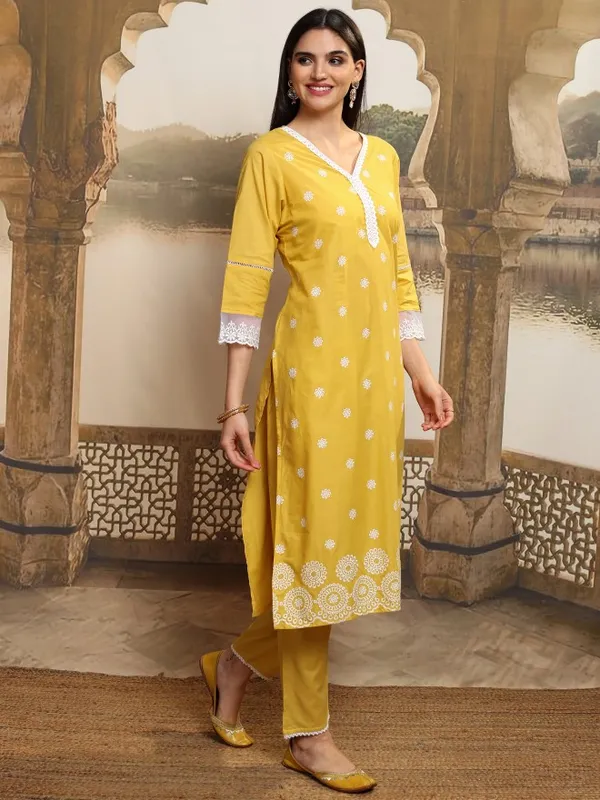 Women Kurta With Trouser And Dupatta