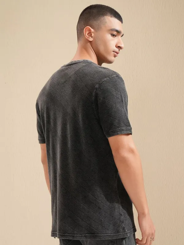 Highlander Men Black Self Design Regular Fit T-Shirt
