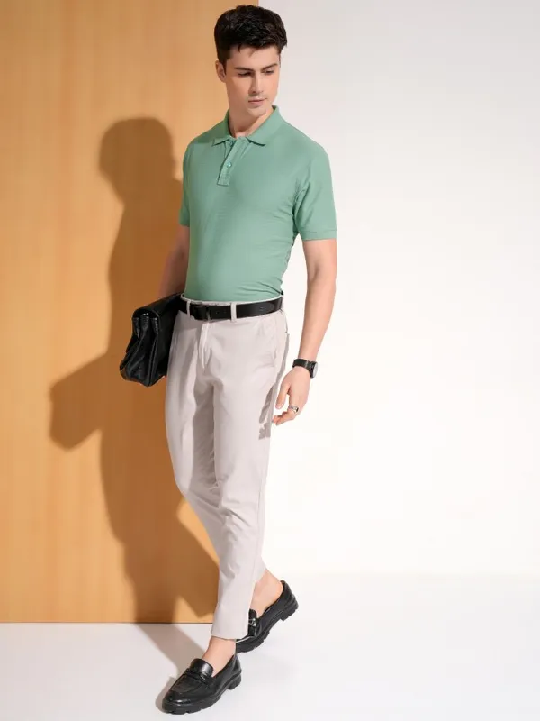 Highlander Men Green Solid Polo Collar T-Shirt
