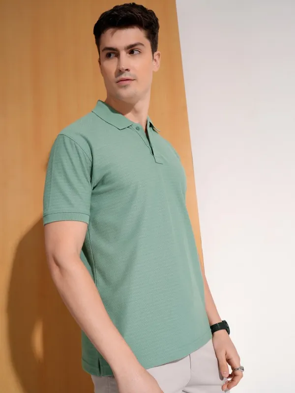 Highlander Men Green Solid Polo Collar T-Shirt