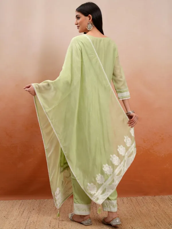 Vishudh Women Green Embroidered Kurta With Trouser And Dupatta