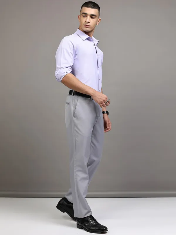 Highlander Men Purple Solid Slim Fit Casual Shirt