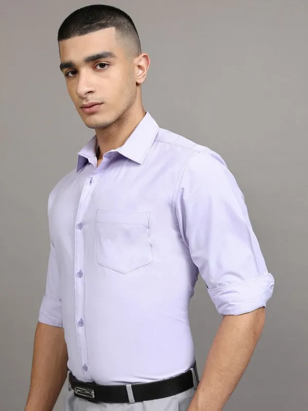 Highlander Men Purple Solid Slim Fit Casual Shirt