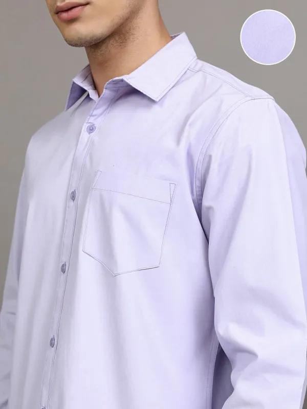 Highlander Men Purple Solid Slim Fit Casual Shirt