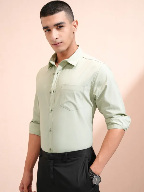 Men Slim Fit Casual Shirt