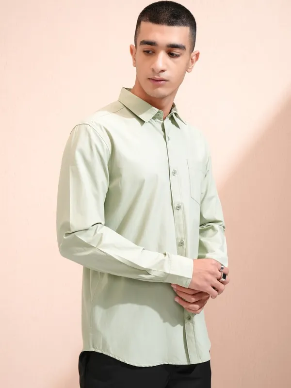 Men Slim Fit Casual Shirt