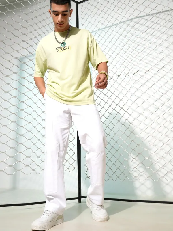 Highlander Men White Loose Fit Solid Cargos