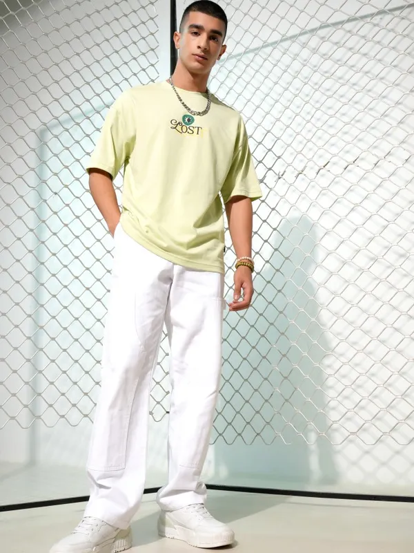 Highlander Men White Loose Fit Solid Cargos