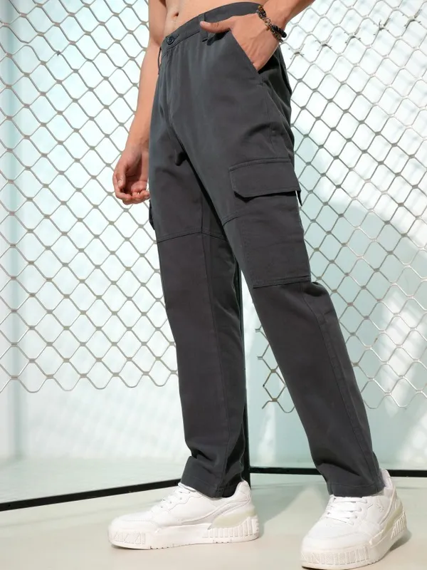 Men Loose Fit Cargos