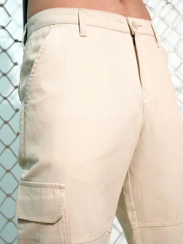 Highlander Men White Loose Fit Solid Cargos