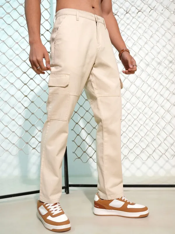 Highlander Men White Loose Fit Solid Cargos