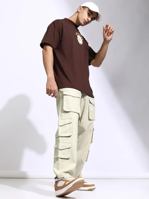 Highlander Men Beige Straight Fit Solid Cargos